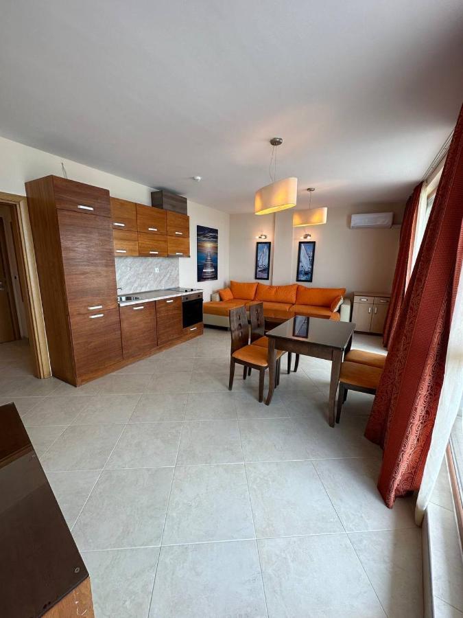 Briz Beach Apartments - Section B ซันนีบีช ภายนอก รูปภาพ