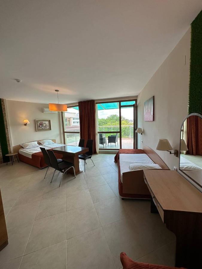 Briz Beach Apartments - Section B ซันนีบีช ภายนอก รูปภาพ