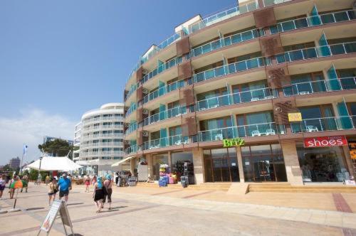 Briz Beach Apartments - Section B ซันนีบีช ภายนอก รูปภาพ